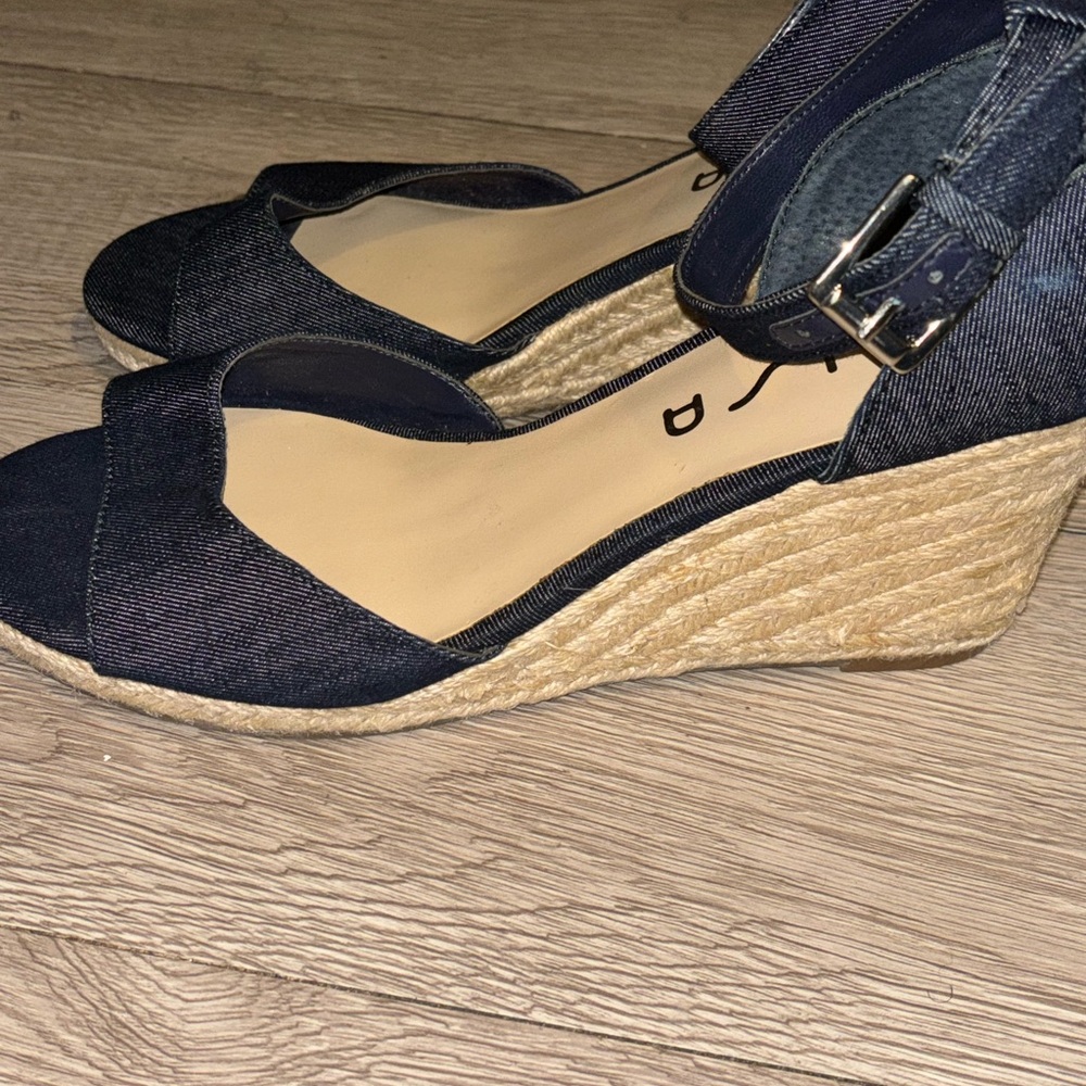Unisa Black Sandals with Ankle Strap and Peep-Toe